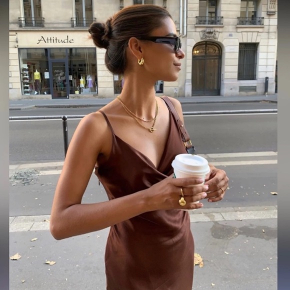 ZARA CHOCOLATE BROWN V NECK BROWN SATIN EFFECT SIDE GATHERED WRAP DRESS $49.90 - Picture 4 of 9